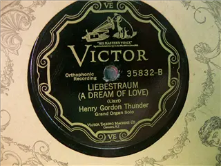 small_victor 35832 b.webp